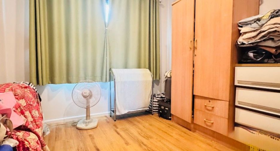 For sale 3 bedrooms townhouse in Don Mueang, Bangkok