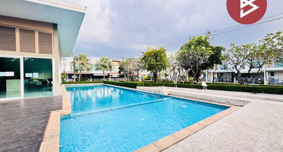 For sale 3 bedrooms townhouse in Don Mueang, Bangkok