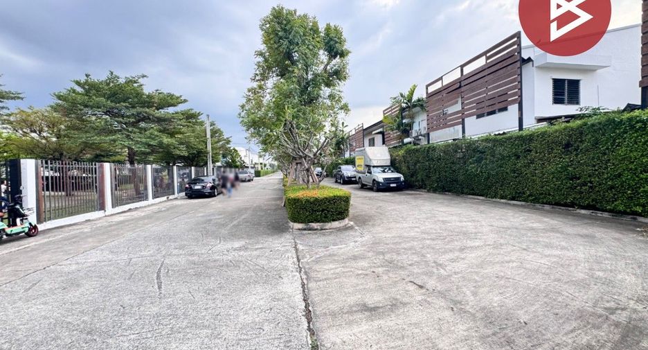 For sale 3 bedrooms townhouse in Don Mueang, Bangkok