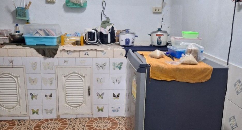 For sale 2 bedrooms townhouse in Mueang Samut Prakan, Samut Prakan
