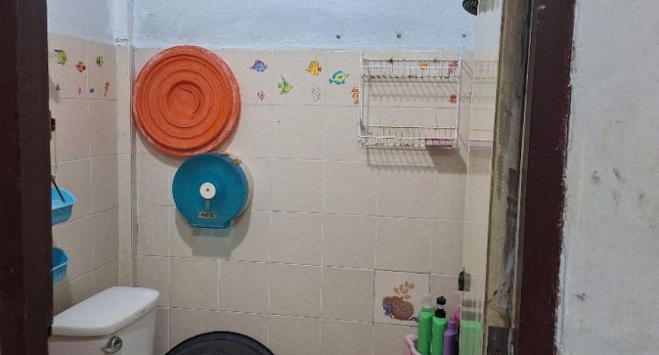 For sale 2 bedrooms townhouse in Mueang Samut Prakan, Samut Prakan