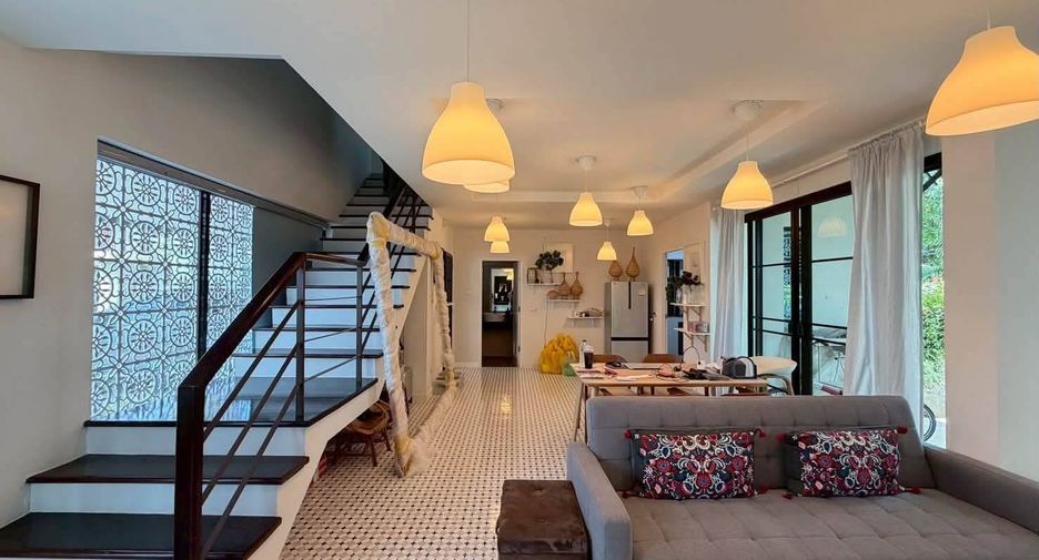 À louer 3 chambres maison à San Kamphaeng, Chiang Mai
