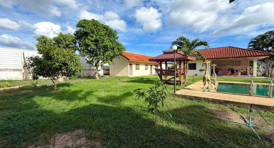 À vendre 4 chambres maison à Huay Yai, Pattaya