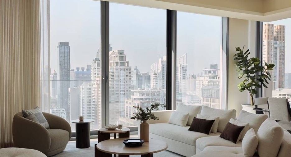 For sale 3 bedrooms condo in Pathum Wan, Bangkok