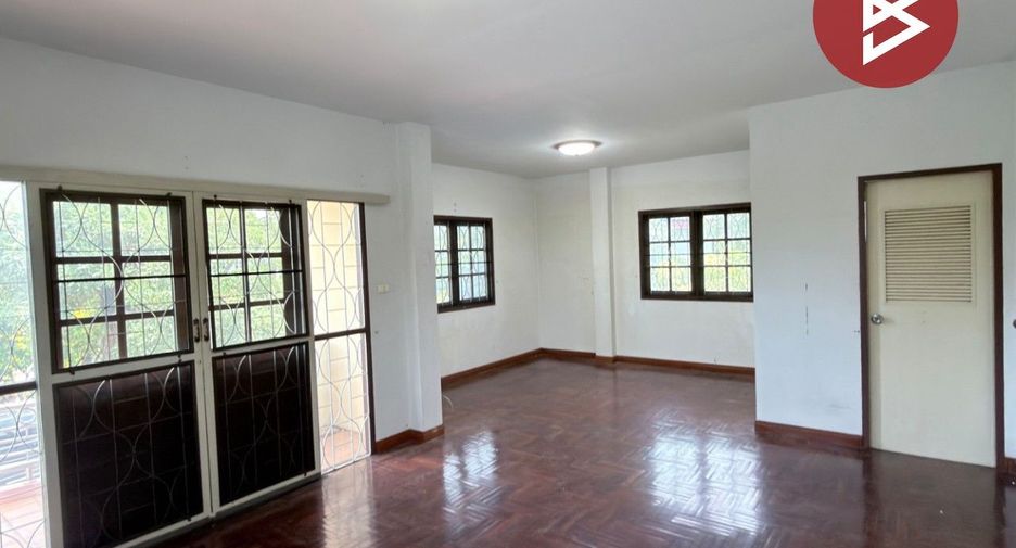 For sale 4 bedrooms house in Mueang Chon Buri, Chonburi