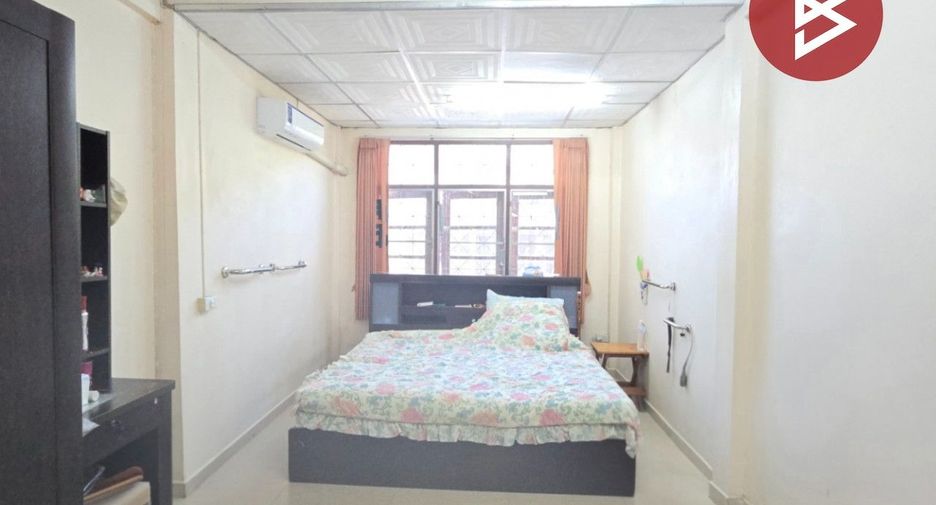 For sale 1 bed townhouse in Mueang Nakhon Pathom, Nakhon Pathom