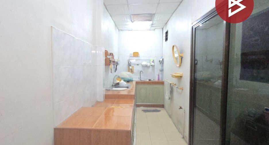 For sale 1 bed townhouse in Mueang Nakhon Pathom, Nakhon Pathom