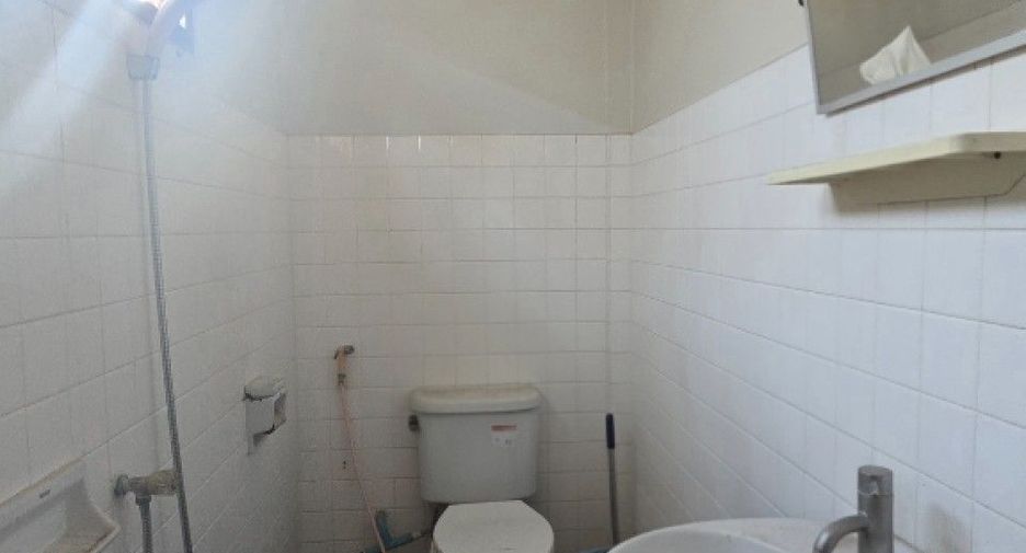 For sale 1 bed townhouse in Mueang Nakhon Pathom, Nakhon Pathom