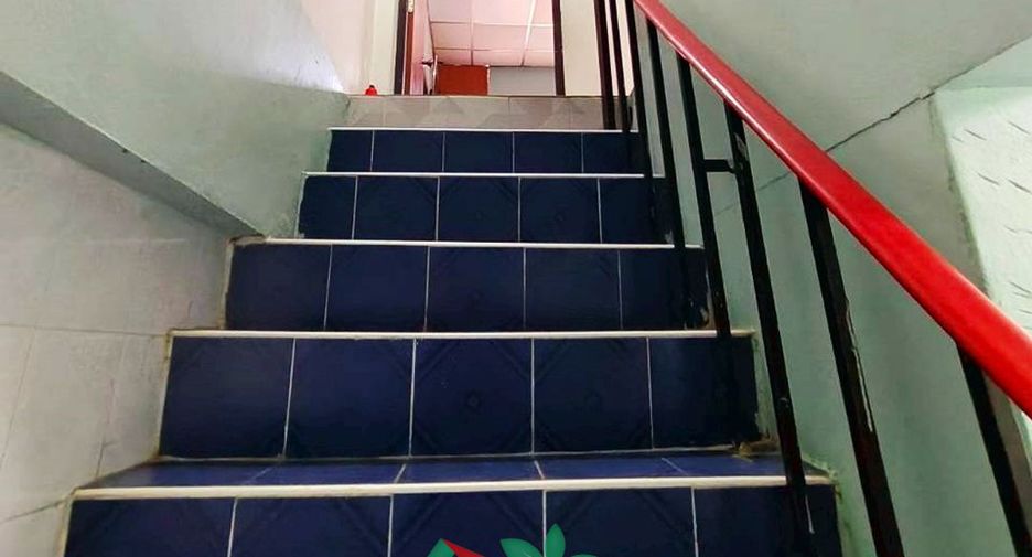 Casa adosada en venta de 2 habitaciones en Mueang Samut Prakan, Samut Prakan