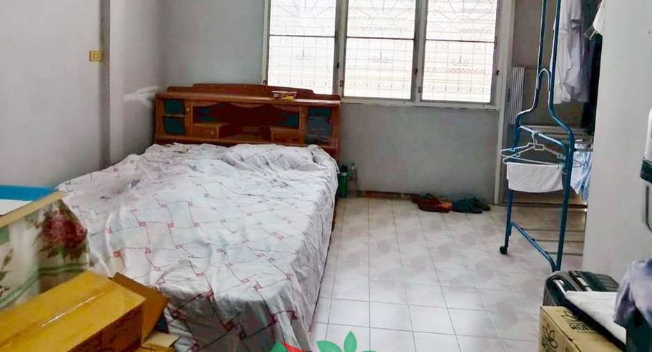 Casa adosada en venta de 2 habitaciones en Mueang Samut Prakan, Samut Prakan