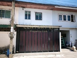 For sale 3 bedrooms townhouse in Huai Khwang, Bangkok