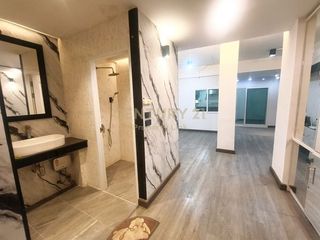 For sale 3 bedrooms townhouse in Huai Khwang, Bangkok