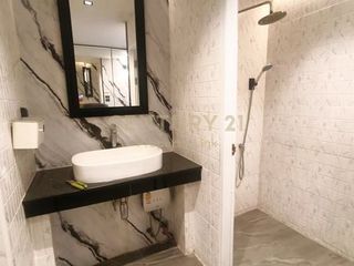 For sale 3 bedrooms townhouse in Huai Khwang, Bangkok