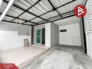 For sale studio townhouse in Mueang Pathum Thani, Pathum Thani