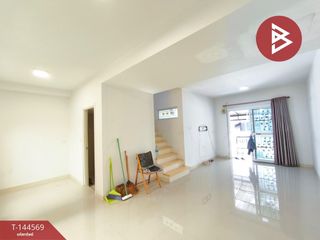 For sale studio townhouse in Mueang Pathum Thani, Pathum Thani