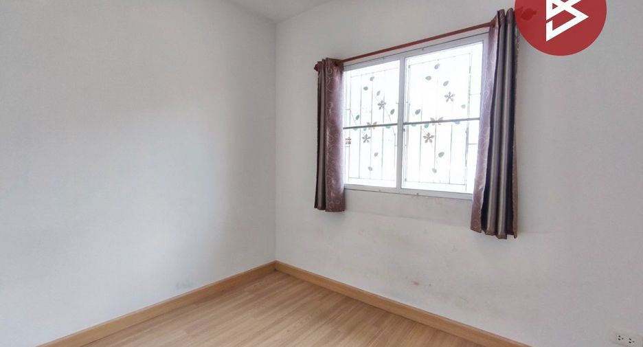 For sale studio townhouse in Mueang Pathum Thani, Pathum Thani