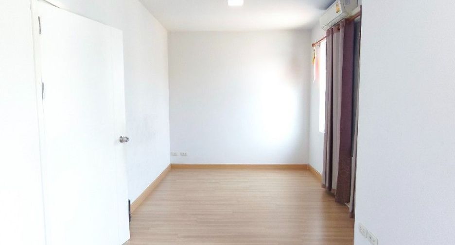 For sale studio townhouse in Mueang Pathum Thani, Pathum Thani