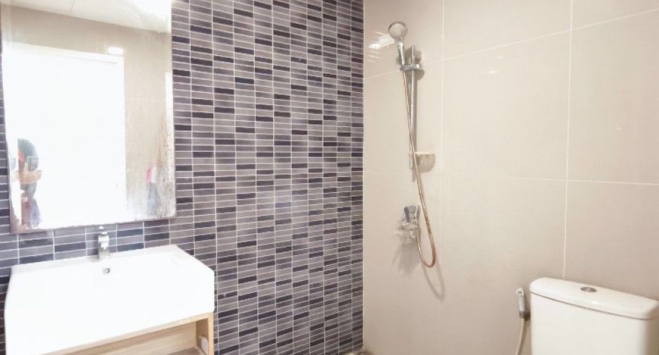 For sale studio townhouse in Mueang Pathum Thani, Pathum Thani