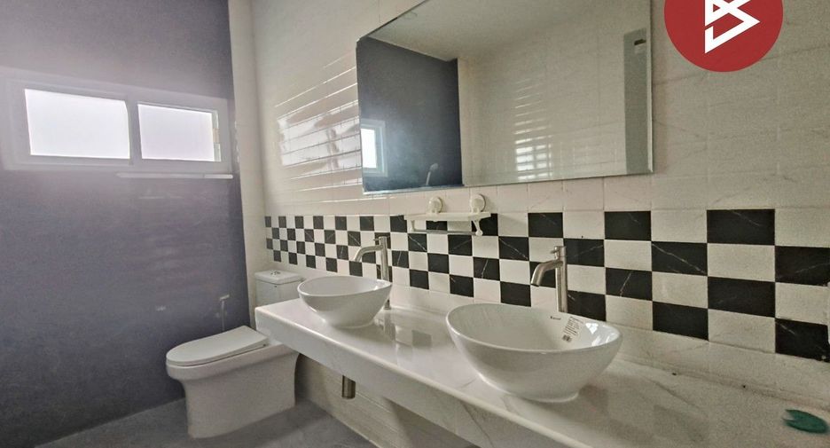For sale 3 bedrooms house in Prawet, Bangkok