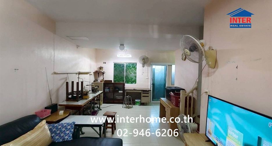 Casa adosada en venta de 3 habitaciones en Bang Yai, Nonthaburi