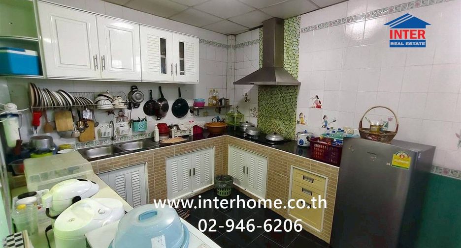 Casa adosada en venta de 3 habitaciones en Bang Yai, Nonthaburi