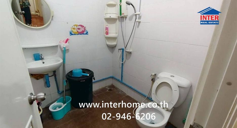Casa adosada en venta de 3 habitaciones en Bang Yai, Nonthaburi