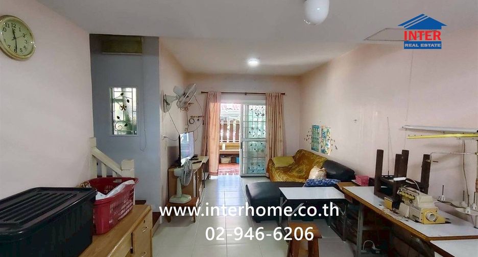 Casa adosada en venta de 3 habitaciones en Bang Yai, Nonthaburi