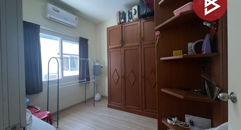 For sale 3 bedrooms townhouse in Mueang Nakhon Pathom, Nakhon Pathom