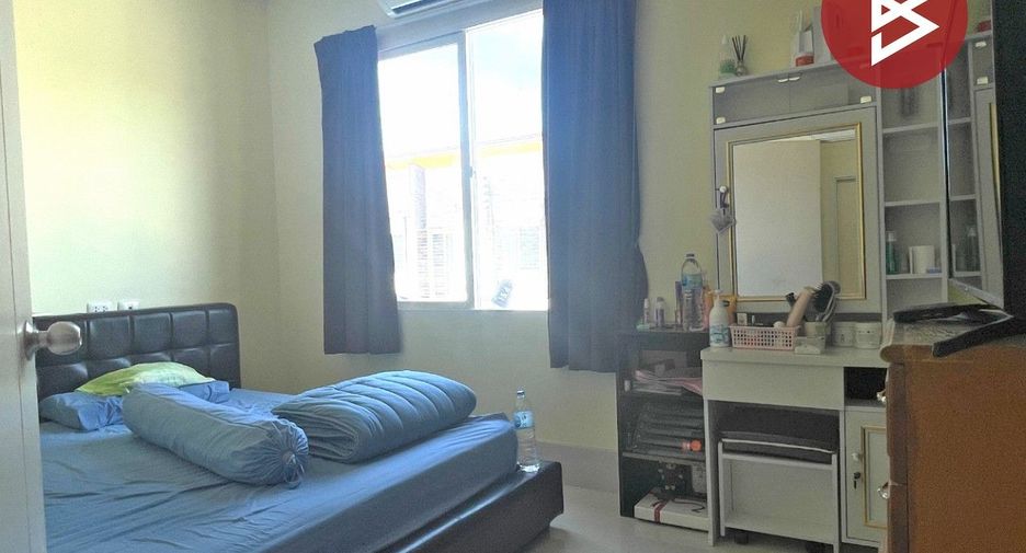 For sale 3 bedrooms townhouse in Mueang Nakhon Pathom, Nakhon Pathom