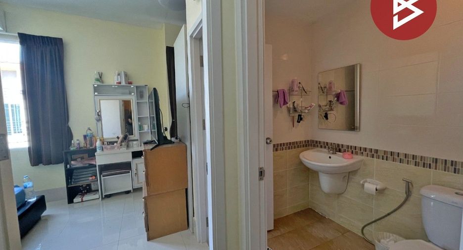 For sale 3 bedrooms townhouse in Mueang Nakhon Pathom, Nakhon Pathom