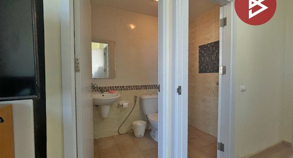 For sale 3 bedrooms townhouse in Mueang Nakhon Pathom, Nakhon Pathom