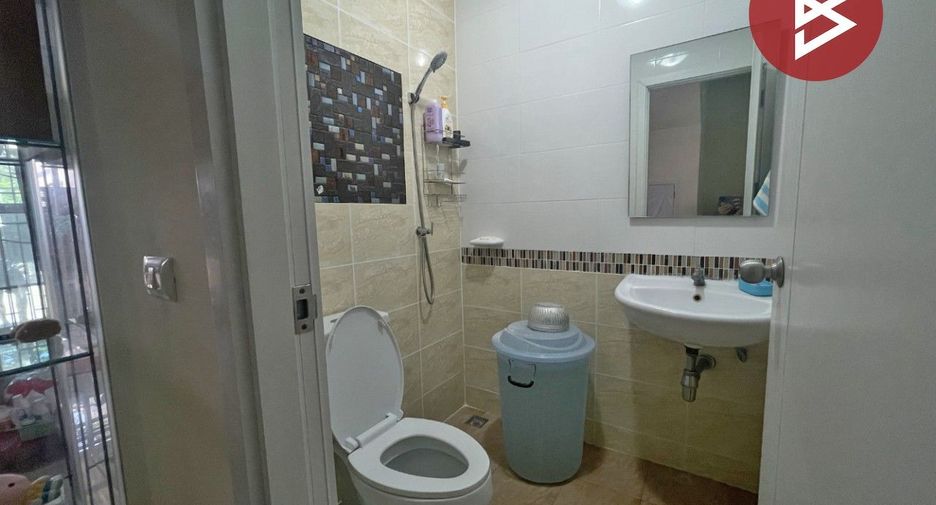 For sale 3 bedrooms townhouse in Mueang Nakhon Pathom, Nakhon Pathom