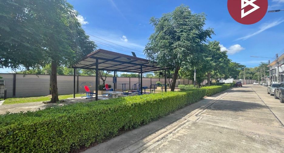 For sale 3 bedrooms townhouse in Mueang Nakhon Pathom, Nakhon Pathom