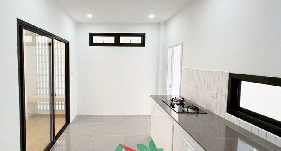 Casa adosada en venta de 3 habitaciones en Taling Chan, Bangkok