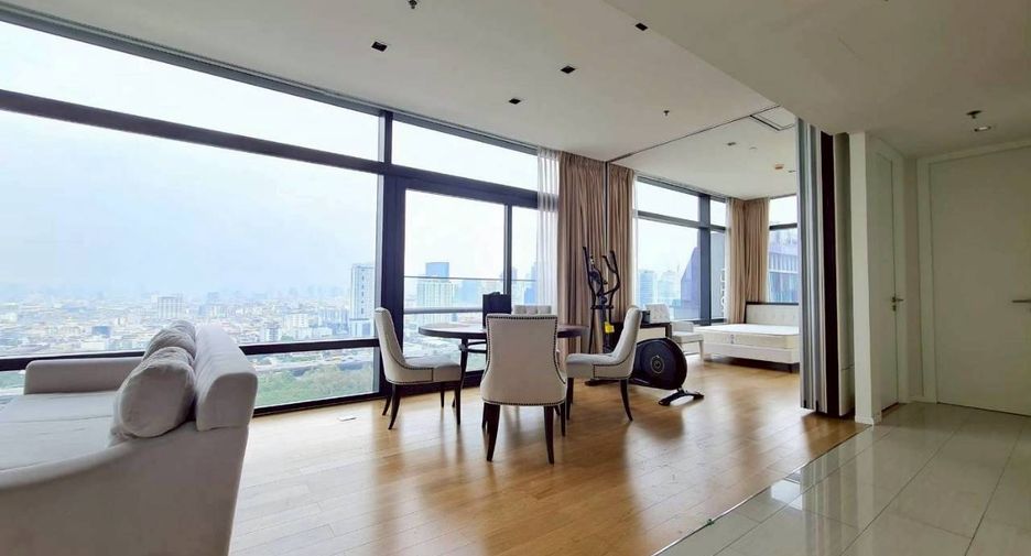 For rent 2 bedrooms condo in Watthana, Bangkok