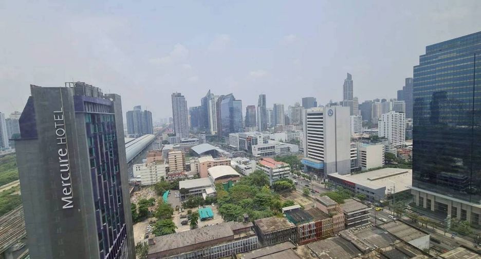 For rent 2 bedrooms condo in Watthana, Bangkok