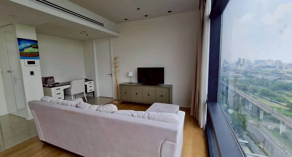 For rent 2 bedrooms condo in Watthana, Bangkok