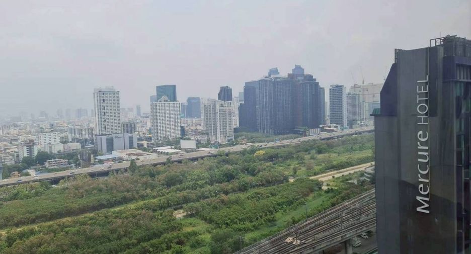 For rent 2 bedrooms condo in Watthana, Bangkok