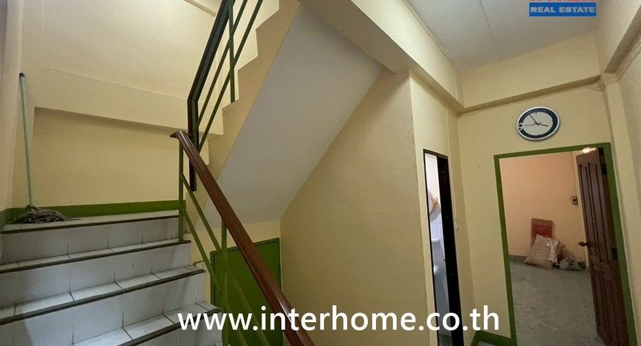 For sale 6 ベッドルーム townhouse in Thung Khru, Bangkok