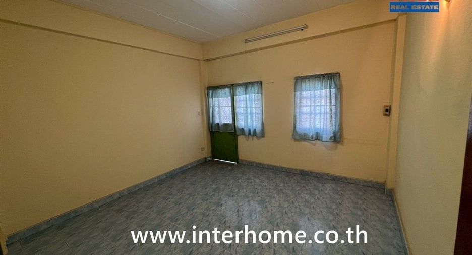 For sale 6 ベッドルーム townhouse in Thung Khru, Bangkok