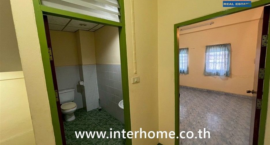 For sale 6 ベッドルーム townhouse in Thung Khru, Bangkok