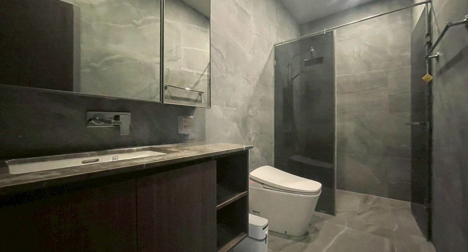 For rent 2 bedrooms condo in Ratchathewi, Bangkok