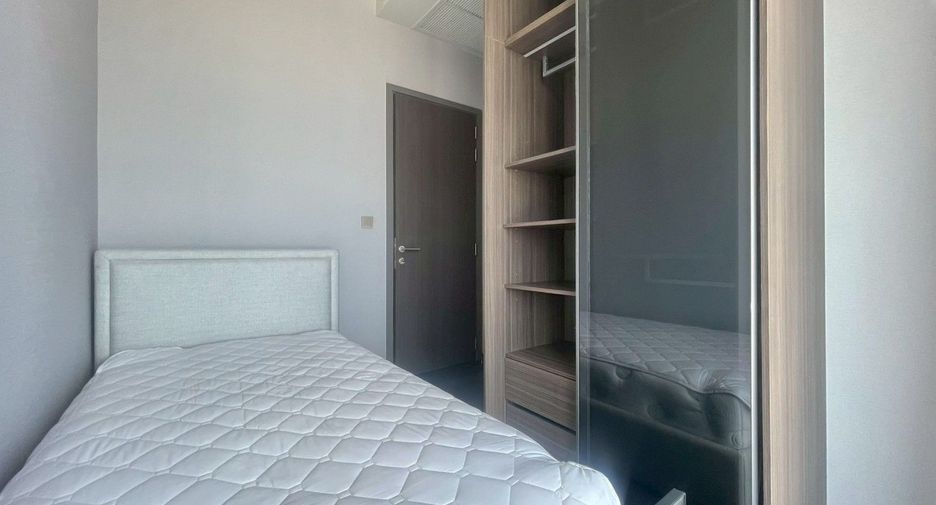 For rent 2 bedrooms condo in Ratchathewi, Bangkok