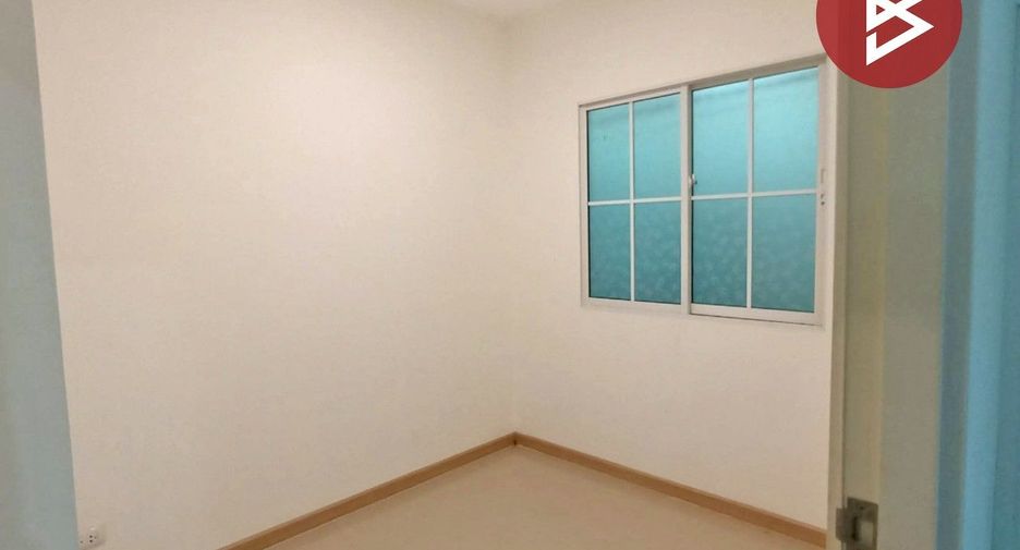 For sale 4 bedrooms townhouse in Mueang Samut Prakan, Samut Prakan