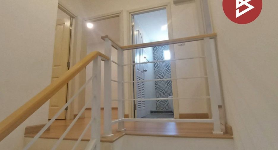 For sale 4 bedrooms townhouse in Mueang Samut Prakan, Samut Prakan