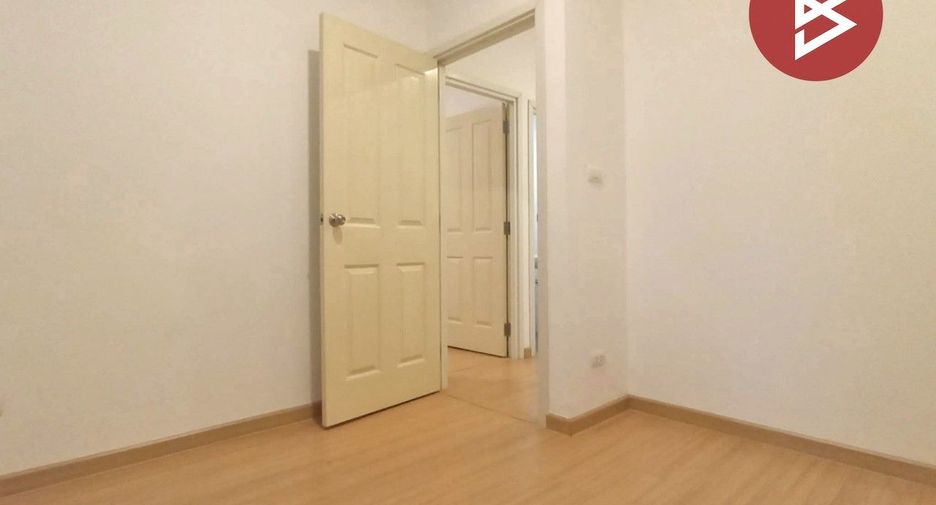 For sale 4 bedrooms townhouse in Mueang Samut Prakan, Samut Prakan