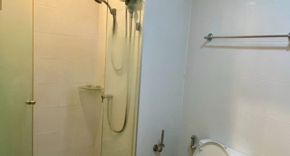 For rent and for sale 1 bed condo in Thon Buri, Bangkok