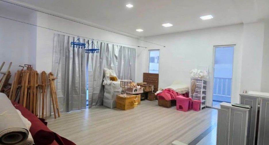 À vendre 3 chambres local commercial à Mueang Chanthaburi, Chanthaburi