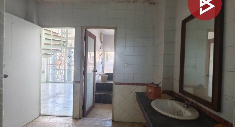 For sale 3 bedrooms house in Thanyaburi, Pathum Thani