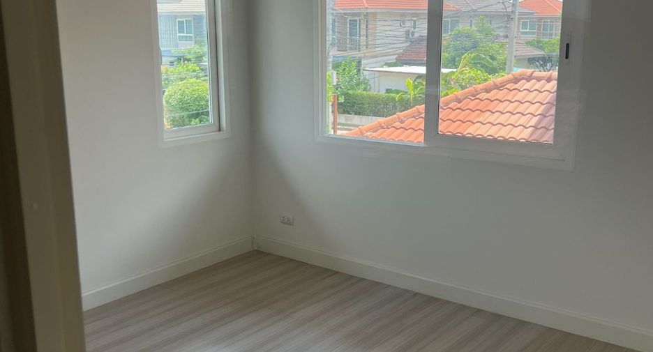 Haus zum Kauf mit 4 Zimmer in Bang Kruai, Nonthaburi